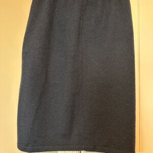 Elegant Navy Knit Skirt